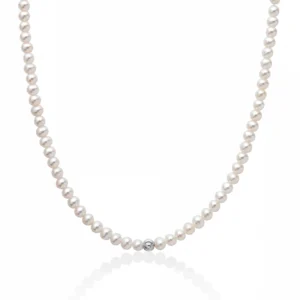 Collana di perle Oriente con sfera centrale in oro bianco intagliata